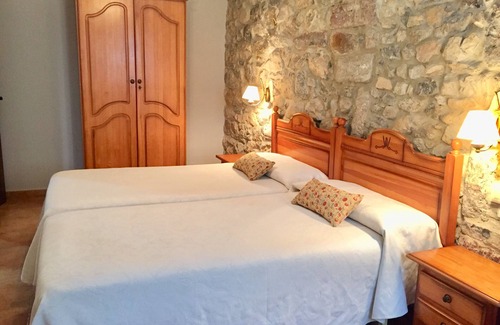 Cue Cottage | Apartments El Carril Nº3 a bedroom and a sofa bed (2/4 people) Llanes-Cue