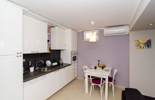 Gornji Kono Apartment | Apartments Gaura - Comfort One-Bedroom Apartment with Terrace