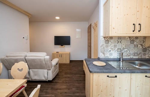Ukanc Apartment | Apartments Goldhorn Kingdom - Two-Bedroom Apartment with Balcony (A)