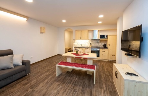 Ukanc Apartment | Apartments Goldhorn Kingdom - One Bedroom Apartment with Balcony (B)