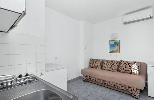 Pokrivenik Apartment | Apartments Igor (44141-A8) - Gdinj - island Hvar