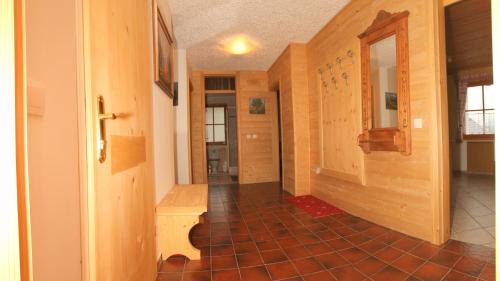 Gozd Martuljek Apartment | Apartments in Villa Flora