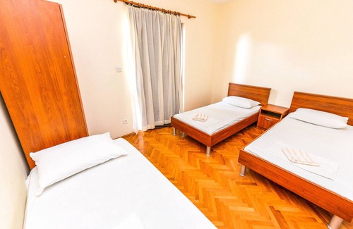 Novalja Apartment | Apartments INGA for up to 10 people near the beach