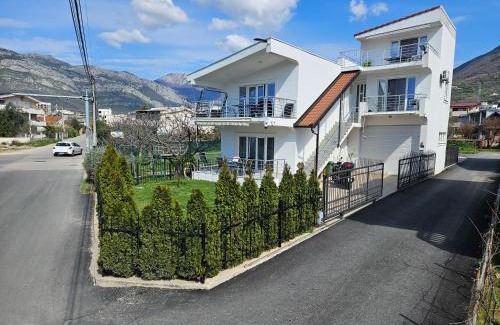 Burtaisi Apartment | Apartments Ivanovic