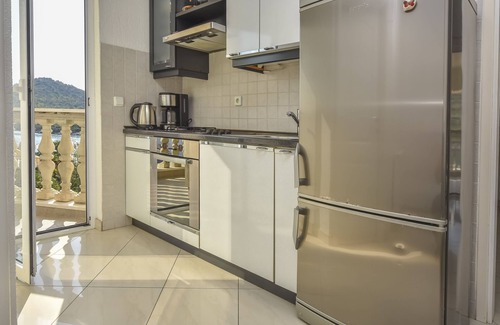 Podglavica Apartment | Apartments JureG (76171-A3) - Rogoznica