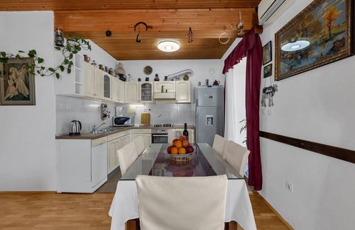 Vrpolje Apartment | Apartments Kata - Three Bedroom Apartment with Balcony