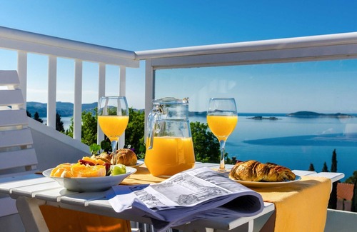 Brasina Apartment | Apartments Knego - Two Bedroom Apartment with Balcony and Sea View