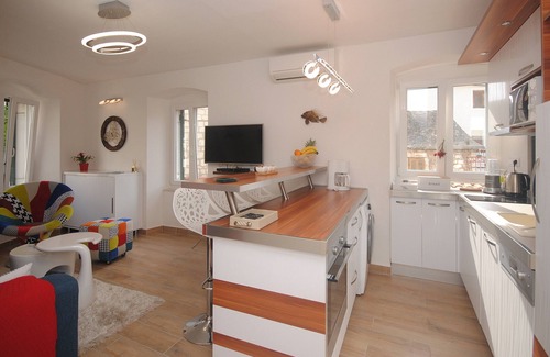 Split Apartment | Apartments Kogo
