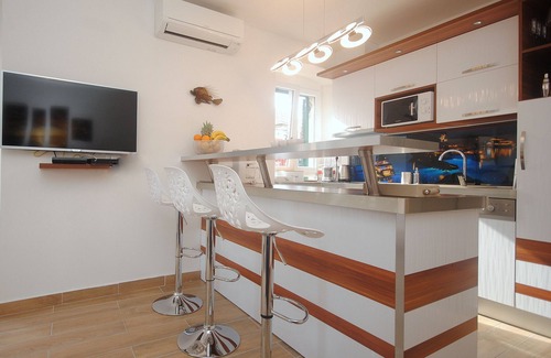Split Apartment | Apartments Kogo