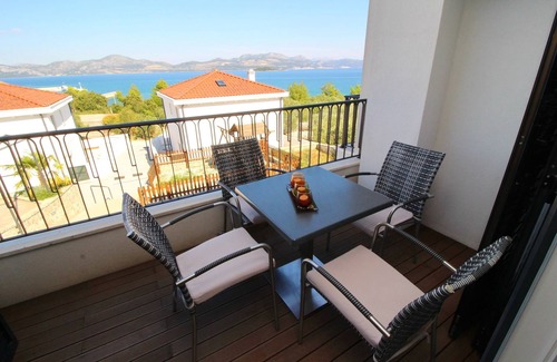 Drace Apartment | Apartments Kula - Comfort One Bedroom Apartment with Balcony and Sea View-A4