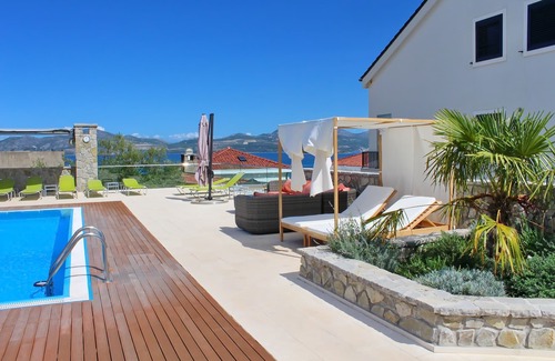 Drace Apartment | Apartments Kula - Comfort One Bedroom Apartment with Balcony and Sea View-A4