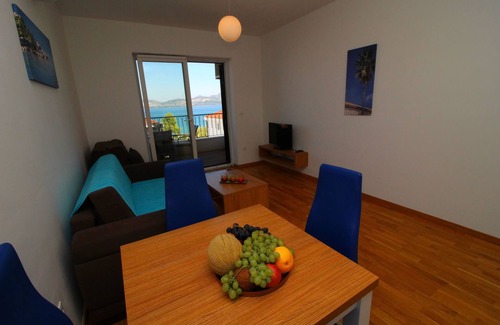 Drace Apartment | Apartments Kula - Comfort One Bedroom Apartment with Balcony and Sea View-B4
