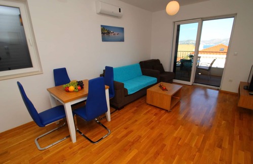 Drace Apartment | Apartments Kula - Comfort One Bedroom Apartment with Balcony and Sea View-B4