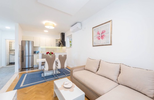 Babin Kuk Apartment | Apartments Lucija - Two Bedroom Apartment with Balcony and Sea View