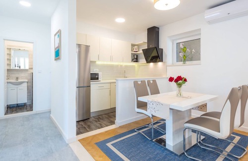 Babin Kuk Apartment | Apartments Lucija - Two Bedroom Apartment with Balcony and Sea View