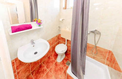 Novalja House | Apartments LULA for up to 12 people with WiFi&aircon,350m from the center