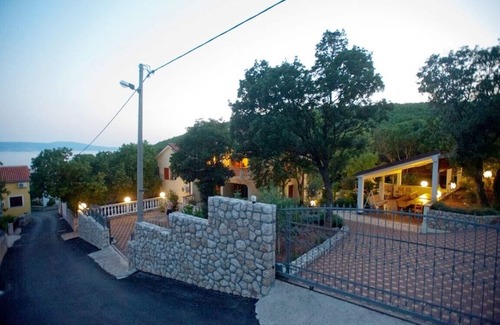 Povile Apartment | Apartments Marinko, (16456), Povile, hr