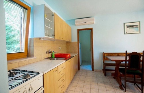 Povile Apartment | Apartments Marinko, (16457), Povile, hr