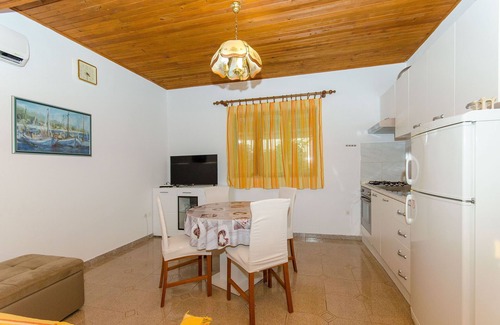 Vrpolje Apartment | Apartments Marinko (37171-A2) - Makarska