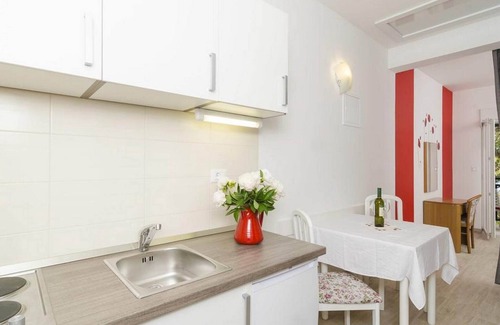 Saplunara Apartment | Apartments Matuško Mljet - One Bedroom Apartment with Balcony and Sea View