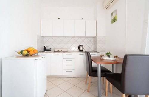Gornji Karin Apartment | Apartments Milic - One Bedroom Apartment with Sea View and Terrace