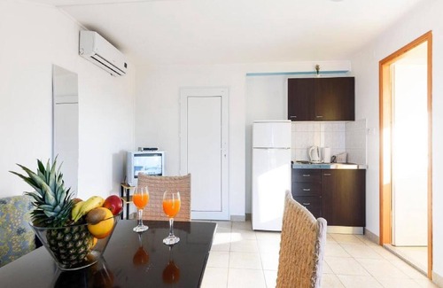 Gornji Karin Apartment | Apartments Milic - Studio Apartment with Sea View 4 - 2