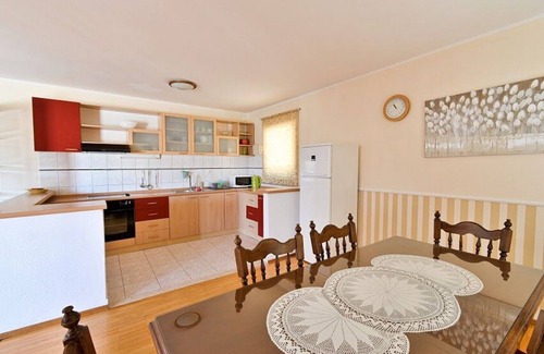 Seget Vranjica Apartment | Apartments Mirko (30361-A1) - Seget Vranjica