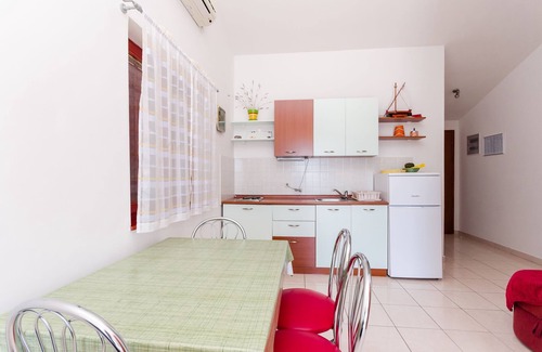 Ribarica Apartment | Apartments Mladen (61131-A2) - Karlobag