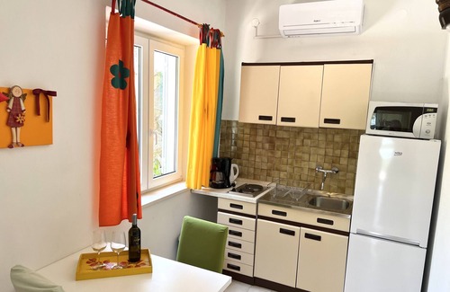 Hodilje Apartment | Apartments More & Ja - One Bedroom Apartment with Terrace and Sea View (1. istok)