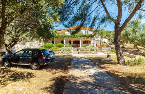 Pokrivenik Apartment | Apartments Nedeljko (34121-A3) - Gdinj - island Hvar