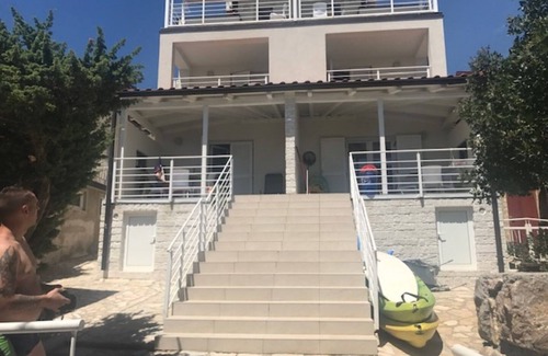 Cesarica Apartment | Apartments Neno (106021-A2) - Karlobag