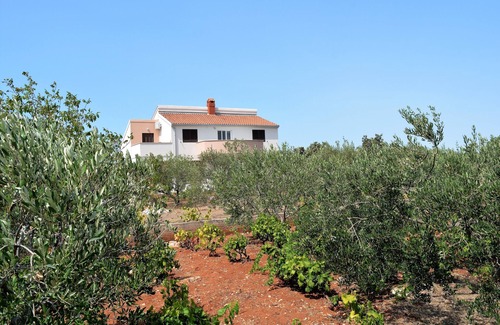 Gornje Selo Apartment | Apartments Nike 1, enjoy sunshine at quiet property