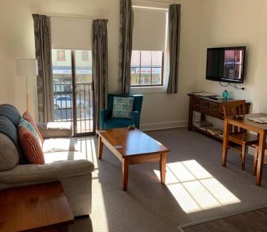 Glen Innes Apartment | Apartments On Grey
