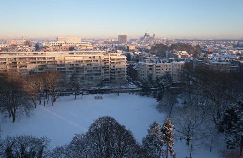 Sint-Jans-Molenbeek Apartment | Apartments overlooking Brussels