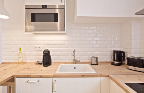 Searcy House | Apartments overlooking the Bica River