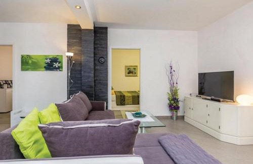 Cesarica Apartment | Apartments Paola - Two Bedroom Apartment with Terrace and Sea view