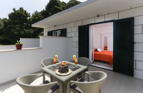 Saplunara Apartment | Apartments Posta - Comfort One-Bedroom Apartment with Terrace and Sea View - Apartman 6