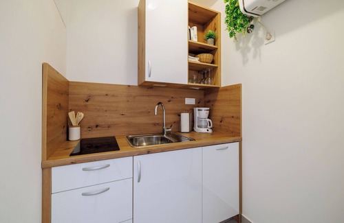 Rab Apartment | Apartments Rajka (65701-A2) - Banjol - island Rab