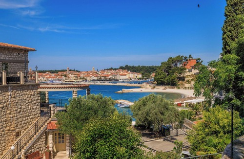 Rab Apartment | Apartments Rajka (65701-A2) - Banjol - island Rab