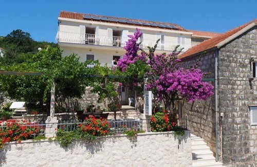 Slano Apartment | Apartments & Room Eva Slano - Double Room with Balcony and Sea View (Kamara)