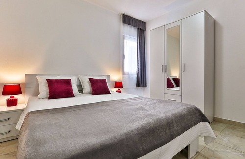 Dobra Voda Hotel | Apartments SIDRO