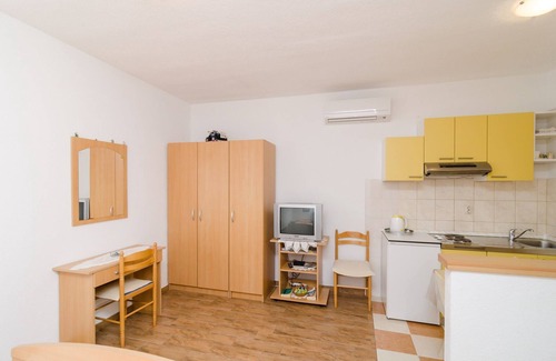 Kobas Apartment | Apartments Skurla - Studio Apartment with Terrace (A1 žuti)