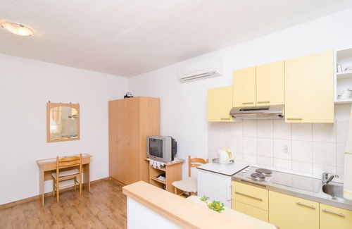 Kobas Apartment | Apartments Skurla - Studio Apartment with Terrace (A1 žuti)