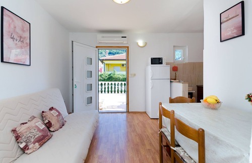 Banjol Apartment | Apartments Slavenka (85941-A2) - Banjol - island Rab