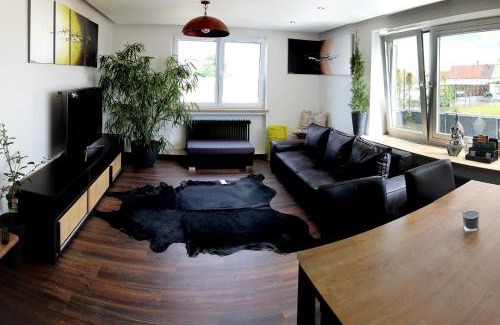 Oberhausen-Sud Apartment | Apartments- stilvolles 95 qm mit Balkon und Parkplatz
