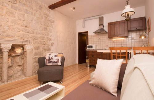 Cove Tri Zala (Zrnovo) Apartment | Apartments Sunny Town
