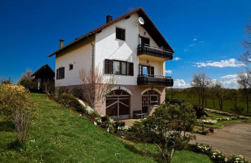 Catrnja House | Apartments Tratinčica