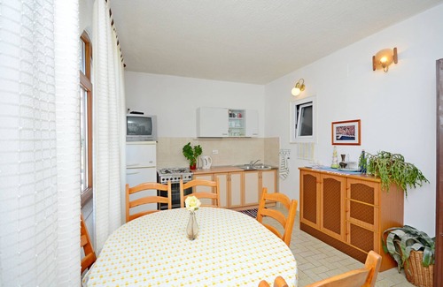 Vrpolje Apartment | Apartments Verica (37591-A1) - Makarska