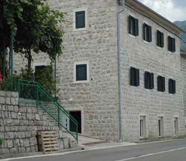 Donja Kostanjica Apartment | Apartments Vila San