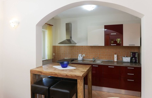 Cilipi Apartment | Apartments Villa Harmonia - One-Bedroom Apartment with Patio and Shared Pool